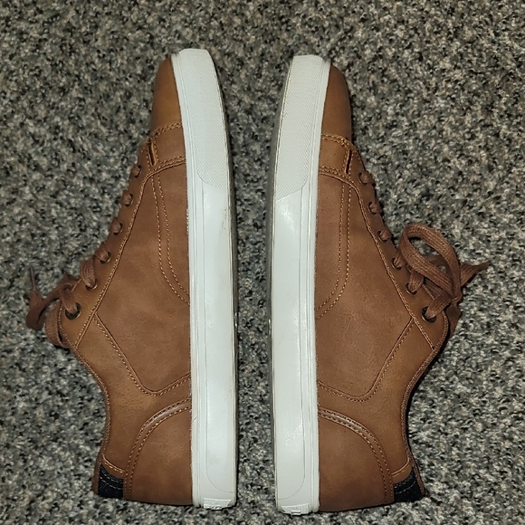Levi's 501 Tan Sneakers - Picture 7 of 10